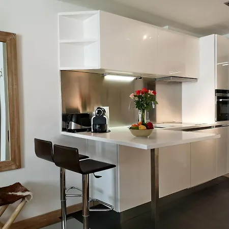 Le Cinquante Quatre * Perroy