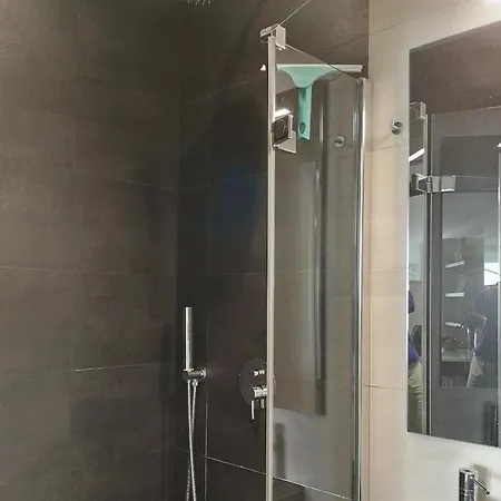 Le Cinquante Quatre Apartment