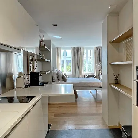 Le Cinquante Quatre *