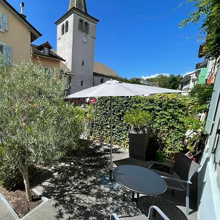 Le Cinquante Quatre Apartment *