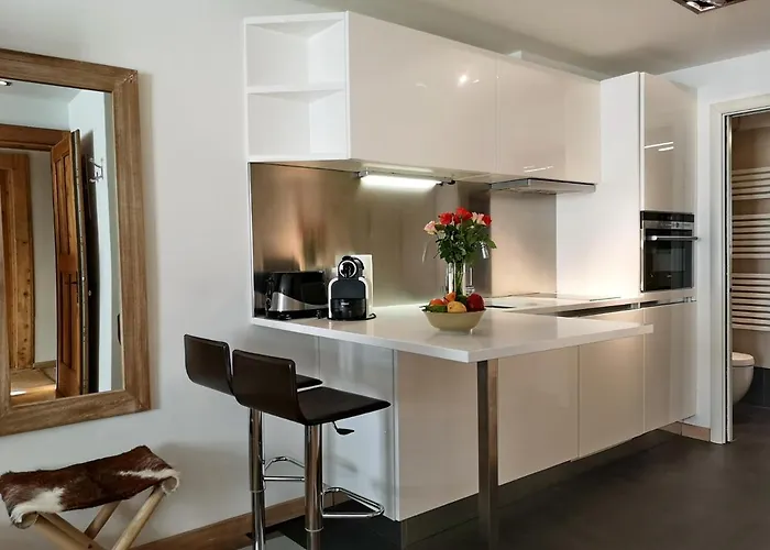 Le Cinquante Quatre * Perroy