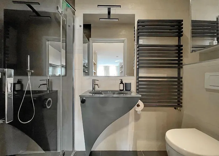 Le Cinquante Quatre *